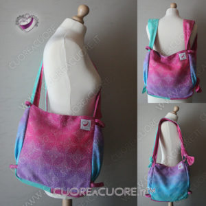 Borsa Babywearing Big Bag senza patella. Puo essere indossata a Tracolla, a Spalla, a Zainetto o a Vita WrapConversion Oscha Starry Night Cotton Candy